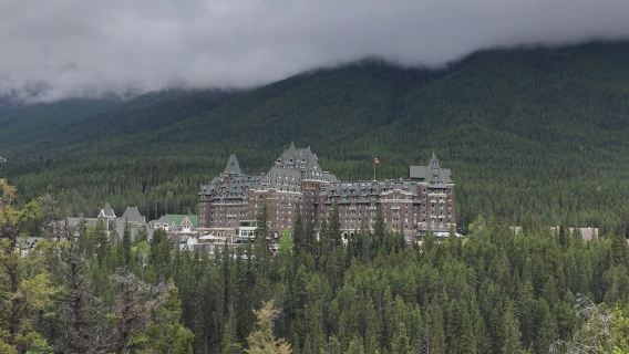 加拿大卡爾加里-路易絲湖-幽鶴國家公園【中文包車自由行】