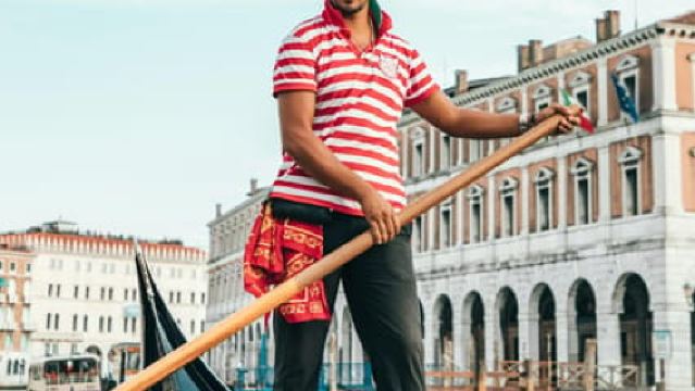 Venedig: Gondelfahrt unter der Seufzerbrücke mit Premium-Audioführung