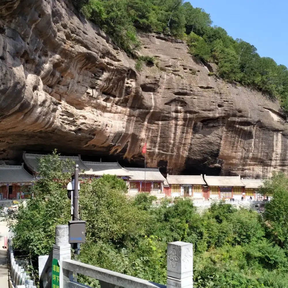 世界遺産探訪】天水・麦積山石窟・仙人崖日帰りツアー | Trip.com