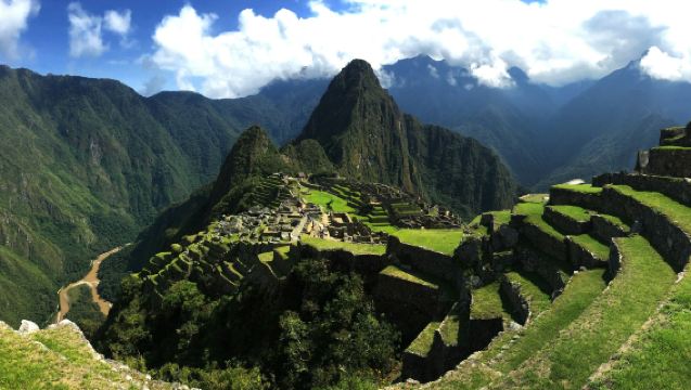 1-day tour to the Historic Sanctuary of Machu Picchu from Cusco (bookable for one person, round-trip train, admission ticket and guide included)