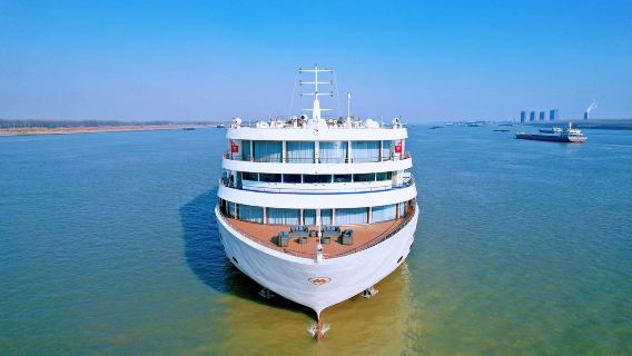 Luxury Yangtze River cruise from Chongqing to Yichang on the Yangtze 3