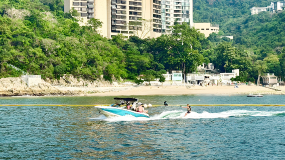 【香港遊艇租賃】香港深水灣/淺水灣尾波衝浪，追逐浪花享受夏天