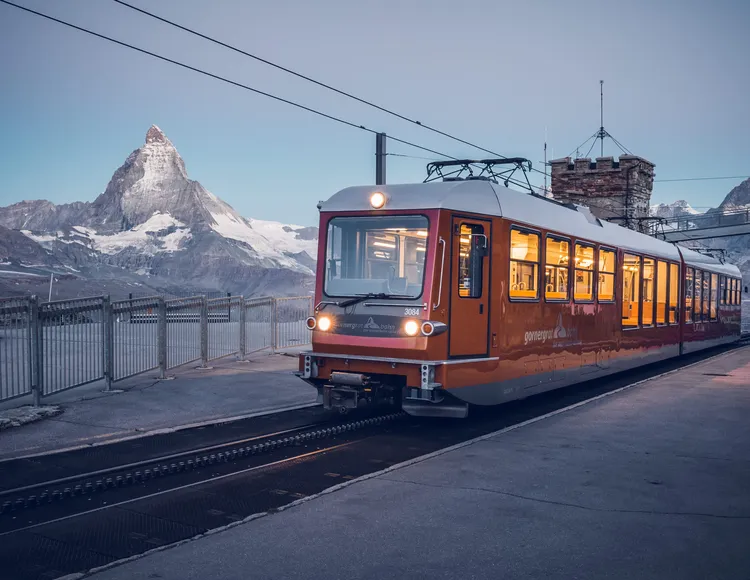 スイス：ツェルマット—ゴルネルグラート Gornergrat 歯軌列車往復