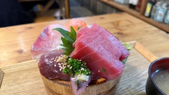 Tokyo: Shinjuku Matrundtur - 15 rätter och 4 matställen