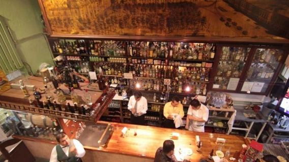 Tour de Cantinas: Bares Mexicanos Auténticos del Centro Histórico