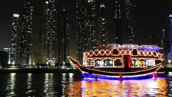 Круизная яхта Dubai Dhow Marina с ужином (шведский стол) и живой музыкой