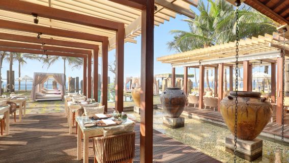 Bali|Ristorante e lounge sulla spiaggia Standing Stones