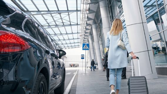 Traslado desde y hacia el aeropuerto en El Cairo, Egipto [Itinerario personalizable | Transporte aeroportuario | Descuentos al consultar y reservar]