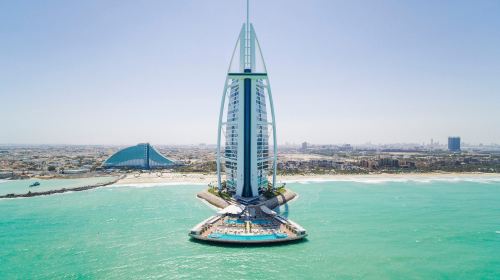 Dubai 7-star sailing boat hotel Al Iwan buffet/underwater restaurant/sky restaurant options Arabic restaurant lunch dinner buffet 1