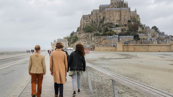 Mont Saint-Michel: Entry Ticket and Guided Tour + Transport from Paris