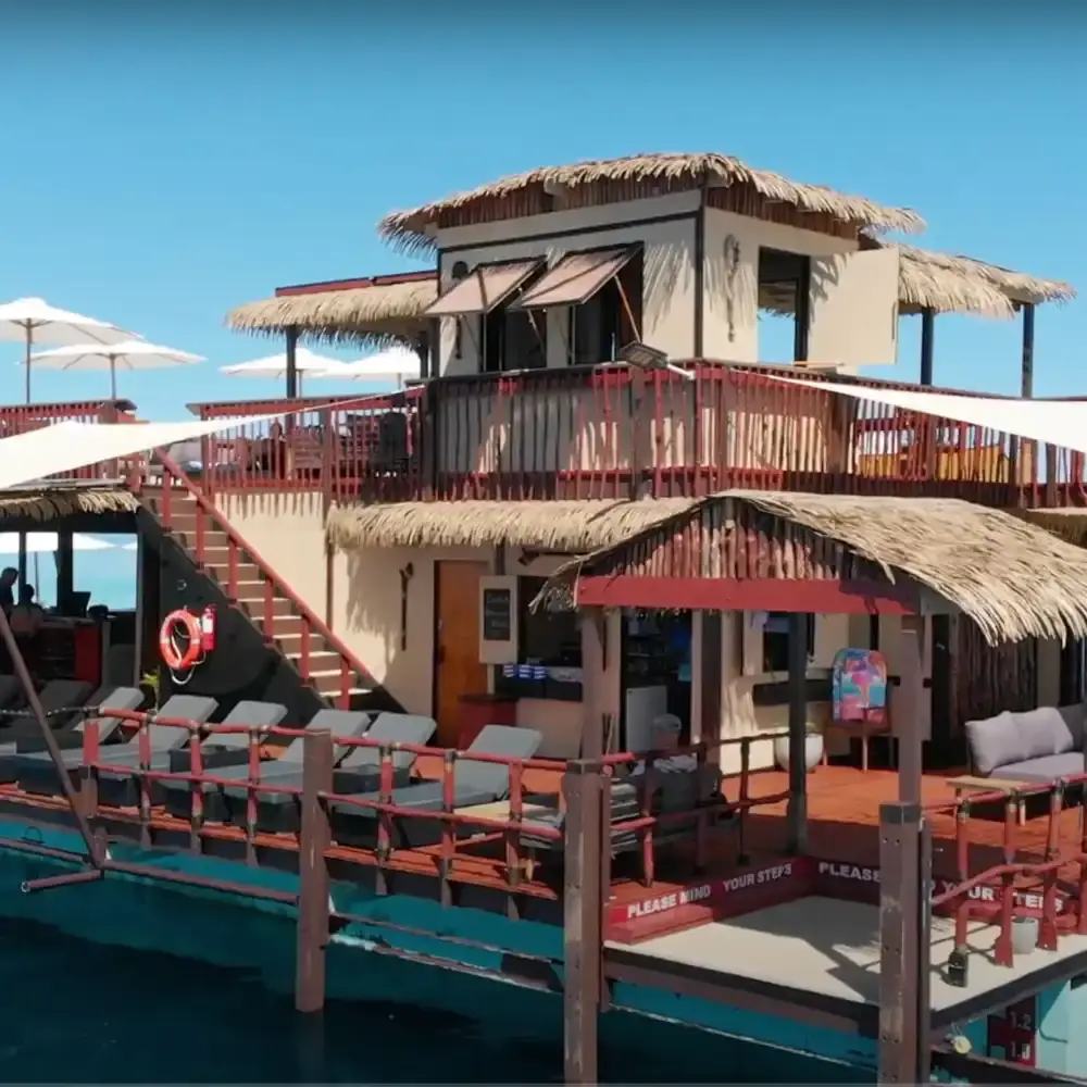 フィジー・セブンスヘブン海上バー「Seventh Heaven」デナラウ送迎付き