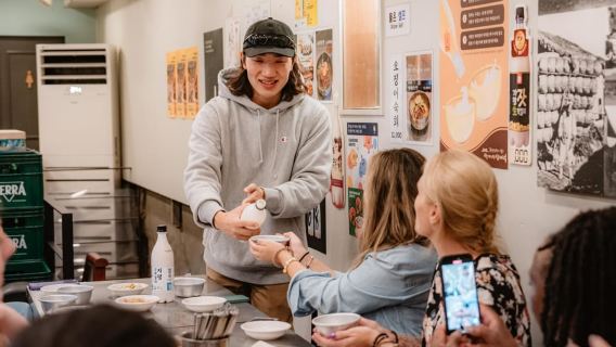 Seul: tour gastronomico del mercato notturno con guida locale