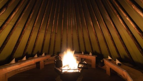 Saariselkä: Ice Fishing Tour to Lake Inari, reindeers& lunch