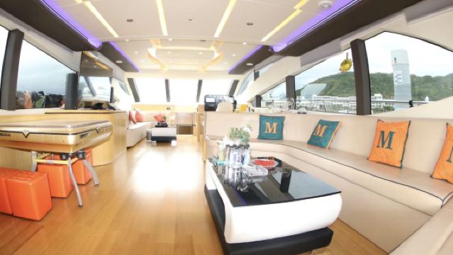 【深圳8小時海釣豪華套餐】82呎深圳七星灣遊艇會超元豪華遊艇包船出海三門島海釣+帶飛橋+KTV+海釣