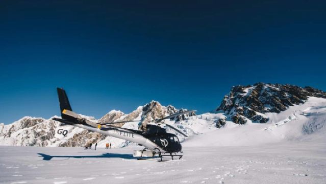 Lawatan sehari ke Glacier Gunung Cook New Zealand + lawatan helikopter + ladang salmon dengan sewaan peribadi