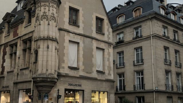 Shopping a Parigi: moda francese, profumi e divertimento nel Marais