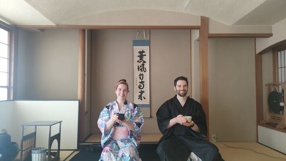 Aprende de un experto en Tokio para una auténtica experiencia con matcha