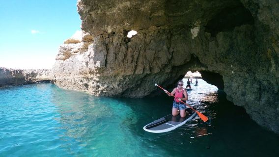 Aventura de paddle surf en acantilados y cuevas