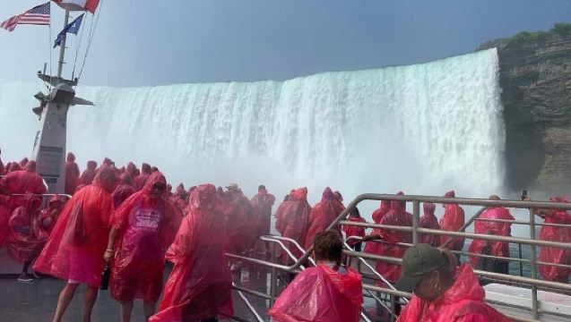 Niagara Falls Boat Cruise with Historical Walking Tour