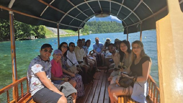 Dari Zagreb: Tur Sehari dengan Pemandu ke Ljubljana dan Danau Bled