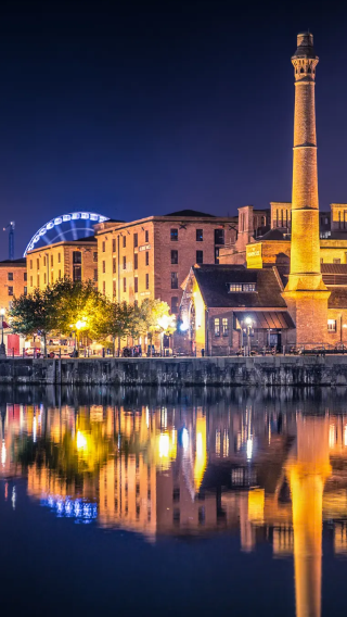 Round-trip from Manchester + Anfield + The Beatles Museum - Liverpool tour (Chinese private charter optional)