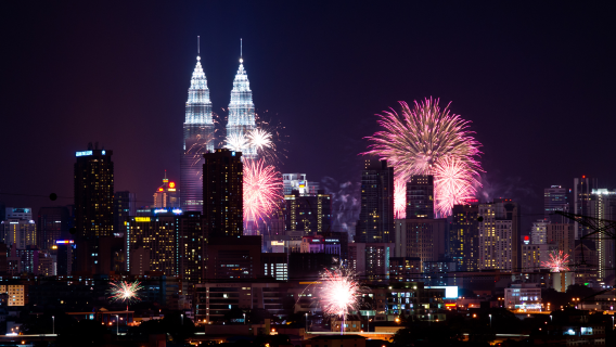 Вечерний тур по Куала-Лумпуру: шоу фонтанов Symphony и вход на телебашню KL Tower