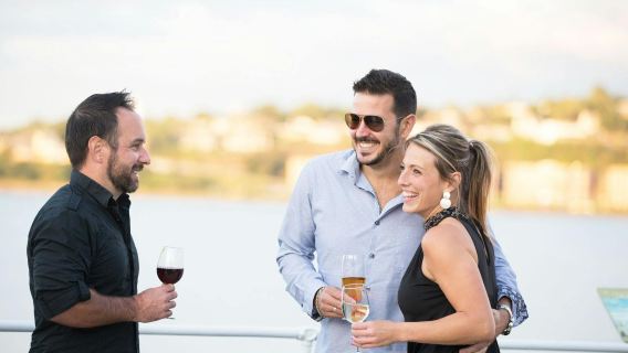 Guided cruise on the St. Lawrence River in Montreal
