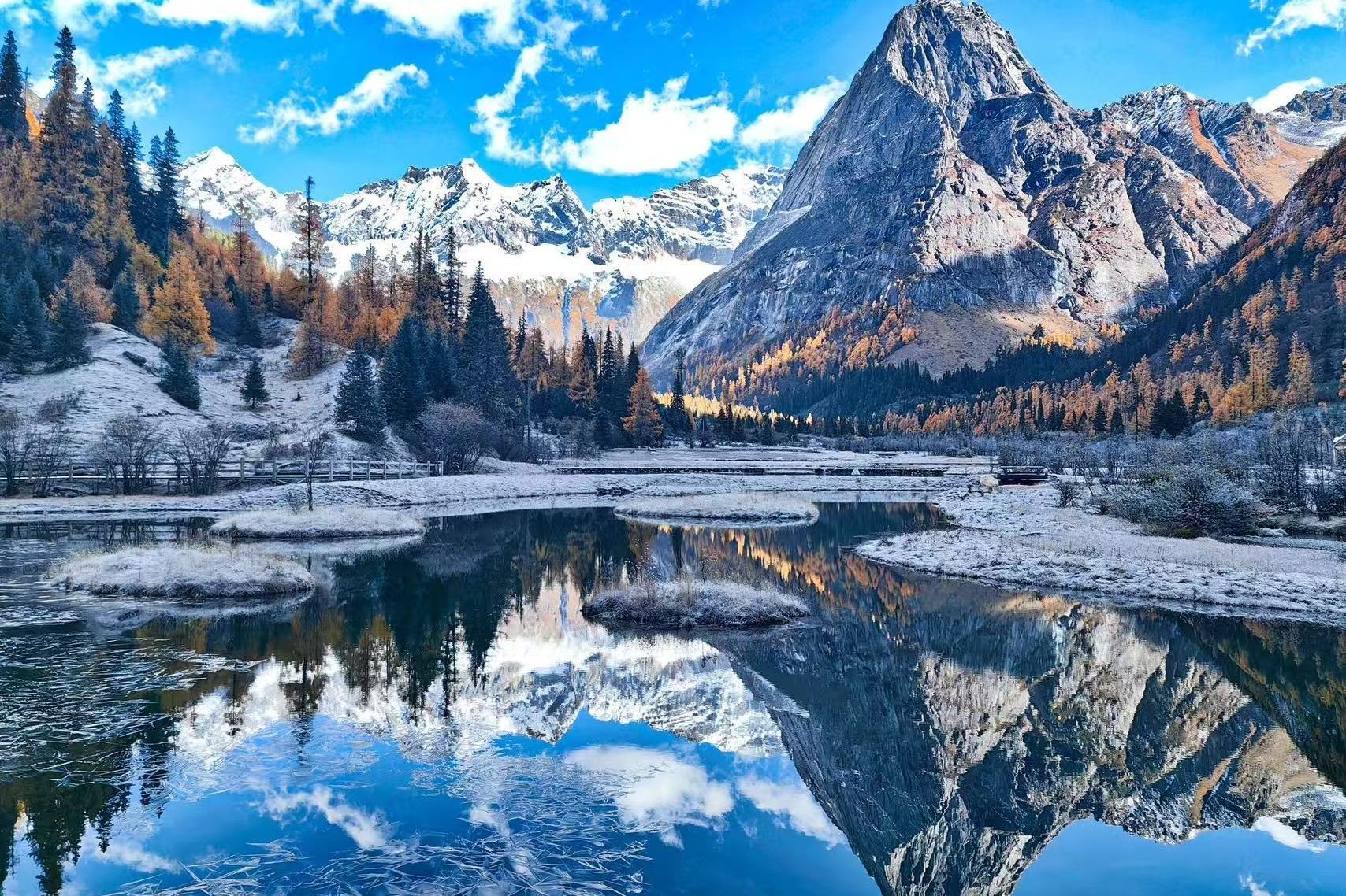 Perjalanan Pribadi 2 Hari dari Chengdu ke Bipenggou + Gletser Dagu (Dengan Sopir dan Rental Mobil)