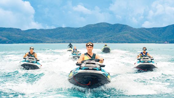 タイ・パタヤ沖の3島日帰りツアー【セーリングヨット/モーターボート運転体験選択可+シュノーケリング食事付き+マリンレジャーアクティビティ】