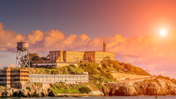サンフランシスコ アルカトラズ島&ゴールデン・ゲート・ブリッジ観光遊覧船チケット【90分遊覧船 多言語音声ガイド】