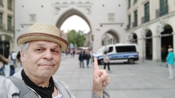 Munich: Bavarian Beer Walking Tour with Samples