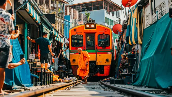 Private Tour | Damnoen Saduak Floating Market + Maeklong Railway Market with Free Soft Drinks
