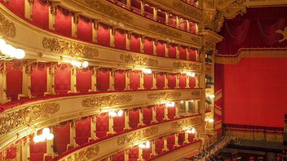 Visita sin colas al Duomo y al Museo de La Scala + autobús turístico