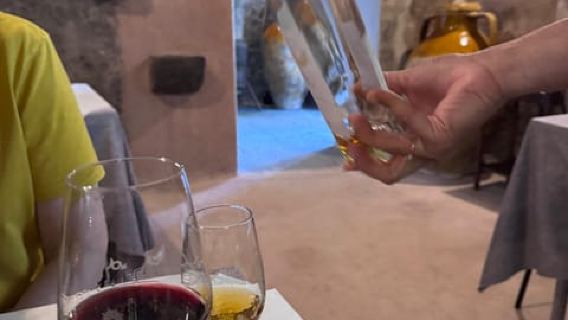 Từ Catania: Tour đi bộ đường dài Etna và nếm thử rượu vang có xe đưa đón