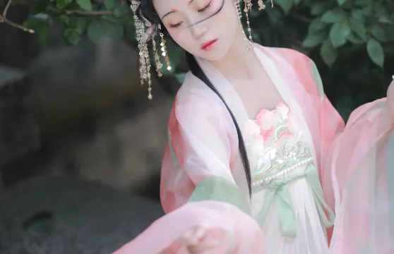 昌圖旅拍【攝影攝像航拍約拍抓拍跟拍隨走隨拍 +多語言翻譯本地攝影師】