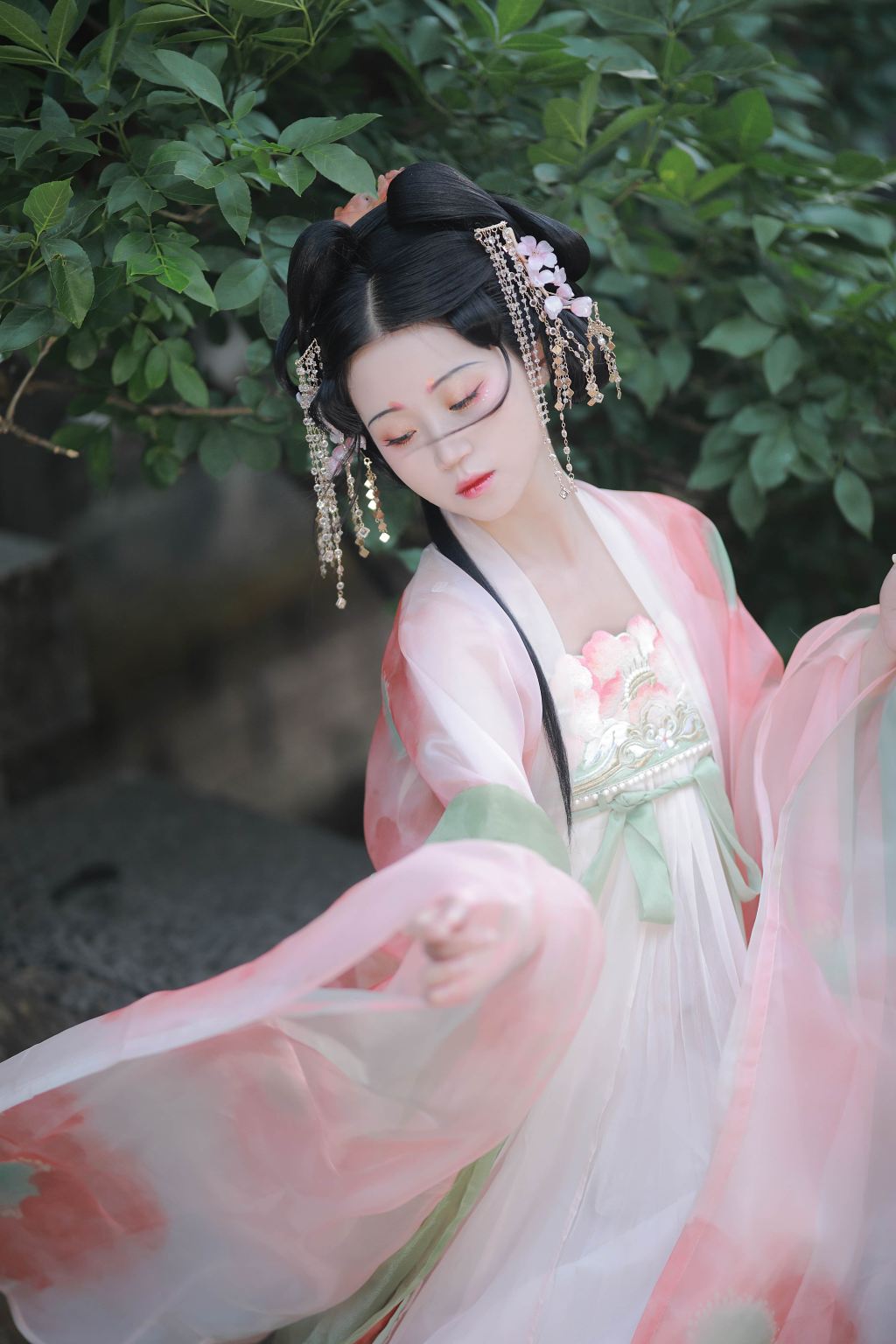 Changtu travel photo shoot[Photography, videography, aerial photography, scheduled shoots, accompanying shoots, follow-up shoots, on-the-go shooting + multilingual translation, local photographers, local guides]