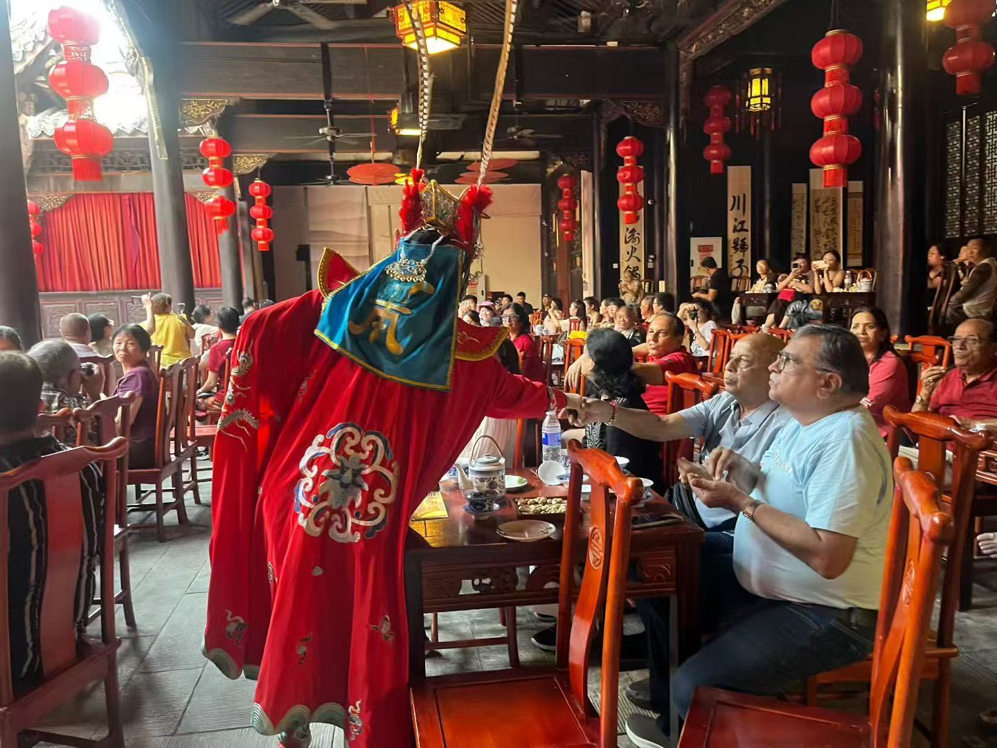 Chongqing: Drunken Bayu* Qing Dynasty Sichuan Opera Face-Changing Performance (Huguang Huiguan Guild Complex + Immersive Experience + Chongqing Intangible Cultural Heritage Feast)