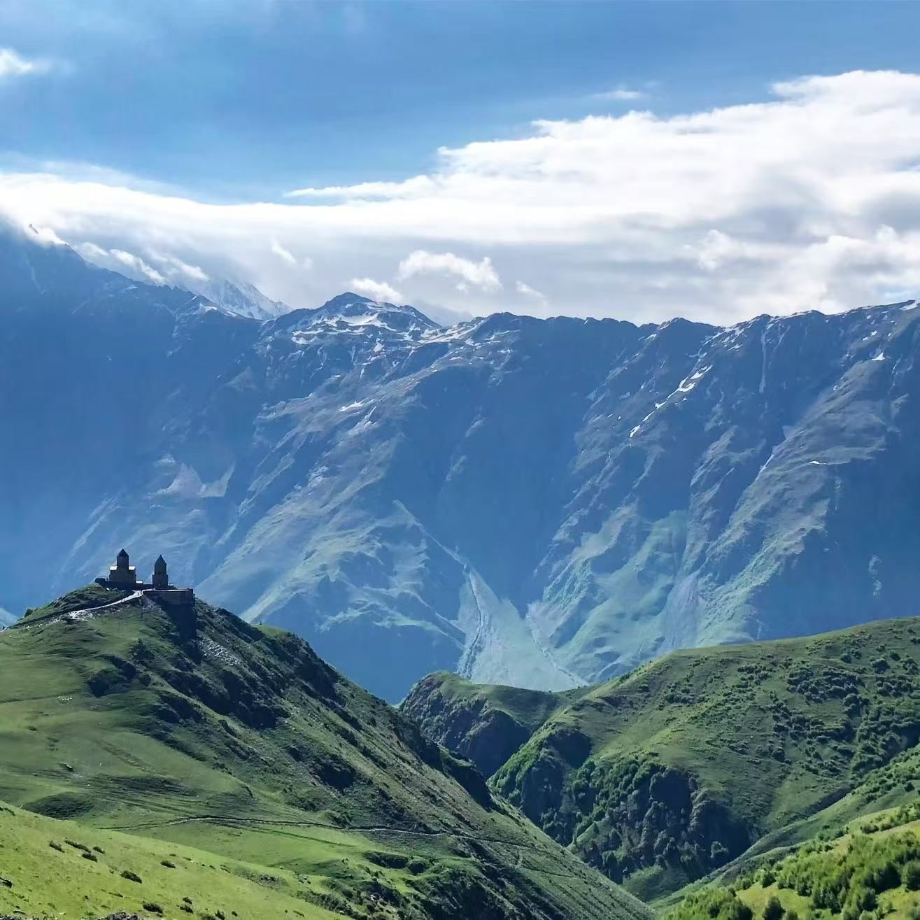 Tbilisi Kazbegi Scenic Full-Day Tour, Including Georgia's Holy Trinity Church