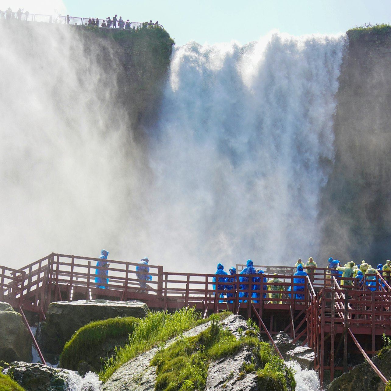 Niagara Falls US: Small Group Tour + Maid of the Mist Cruise + Cave of the Winds