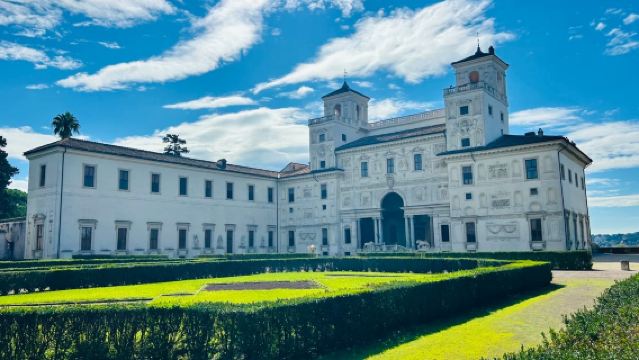 [Italy] Luxury Private Charter Day Tour to Villa Medici and Mugello