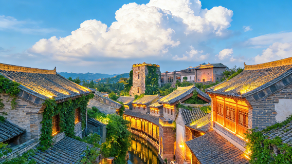 Pekín: Gran Muralla de Jinshanling con visita nocturna a la ciudad acuática de Gubei y la Gran Muralla de Simatai