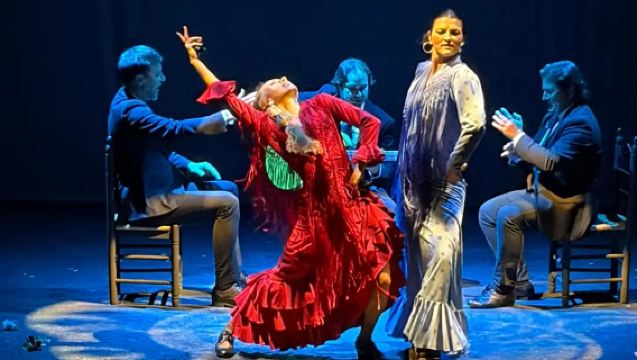 Espectáculo en vivo en el Teatro Flamenco de Sevilla | Varias opciones de asientos disponibles (incluye primera fila premium)
