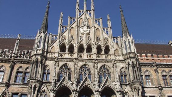 Munich: Walking Tour of Old Town and Viktualienmarkt