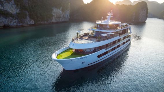 5スターのステラ オブ ザ シーズで楽しむクルーズ：ハロン湾とランア湾探訪