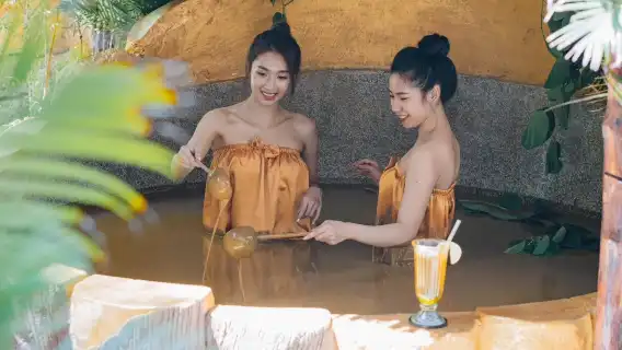 สปาบ่อโคลน Versailles Mud Bath Spa ที่ฟูก๊วก [เลือกได้ว่าจะไปเองหรือมีบริการรับส่ง]