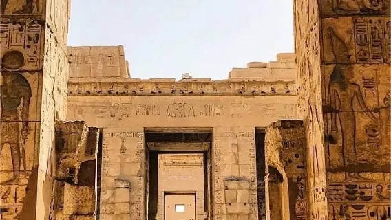 Egypt Luxor East and West Coast Tour - Private Car Tour (Small Group) with Pick-up, Drop-off, Lunch, and admission ticket
