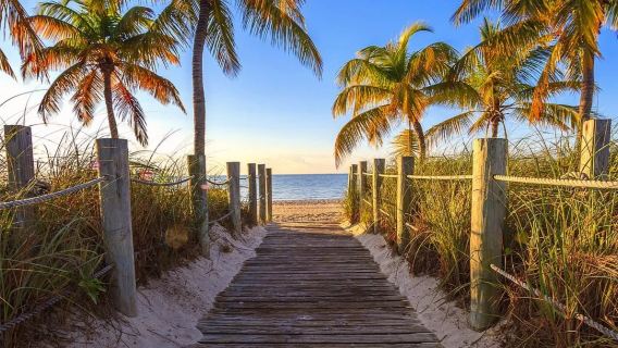 美國邁阿密+小哈瓦那精選一日遊|中文司機|上門接駁|行程可調