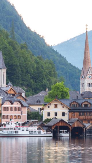Round-trip from Vienna, Austria: Hallstatt day tour (English-speaking group)|13 hrs
