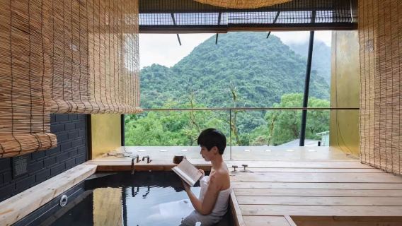 เสียงกระซิบของป่าและหมอก การเดินทางอันช้าๆ ระหว่างภูเขาและหมอก ~ ทัวร์หนึ่งวันของบ่อน้ำพุร้อน Wulai ในเมืองนิวไทเป