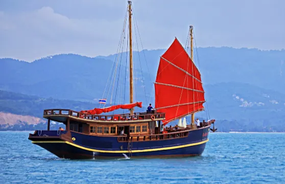 從蘇梅出發的帕岸島紅男爵號早午餐帆船之旅
